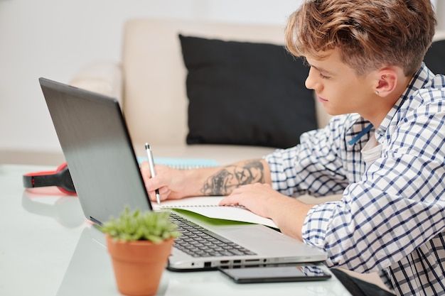 Student studying international curriculum