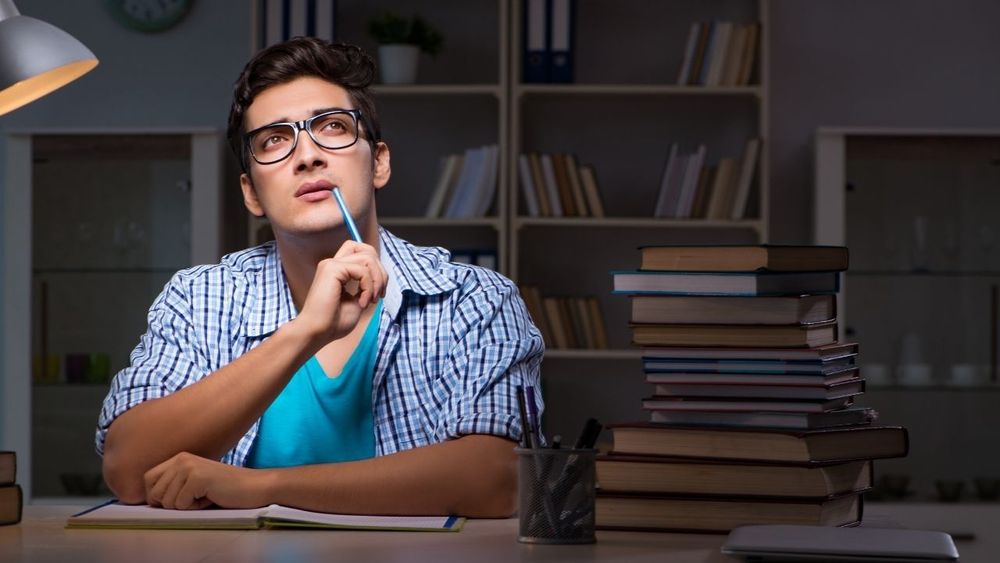College Essay Topics: Crafting Compelling Narratives for Admission
